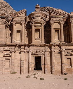 Guided walking tours of the ancient city of Petra with Daniel Rona.